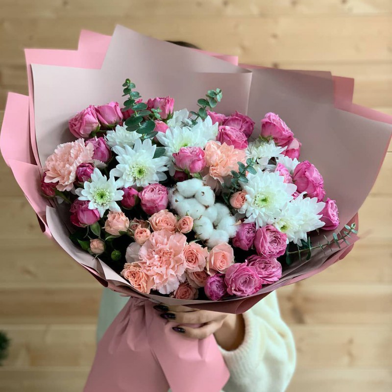 Mare buchet de flori